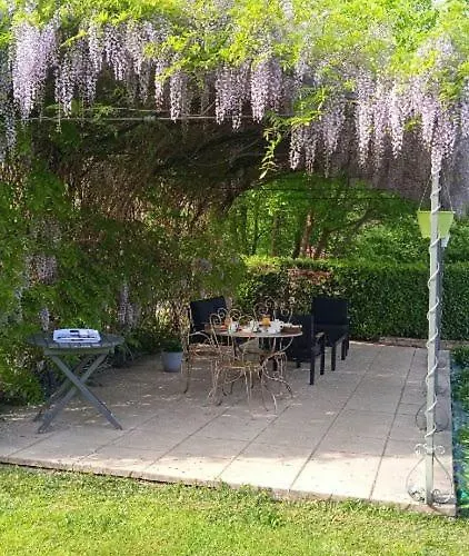 Semesterbostad Gite, D'hote De Charme, Petit Dejeuner Compris Firmy